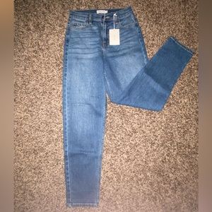 NWT Cello Mom Jeans with Rip on the Back